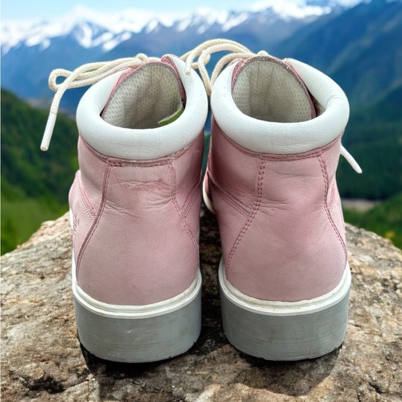 Timberland Women’s Nellie Chukka Boot. Size 7. Pink Leather Upper. - Picture 6 of 7